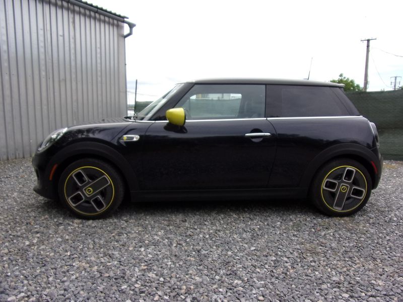 Mini Ostatní (2021) COOPER SE 32kWh 135kW PANORAMA - fotka 8 z 25