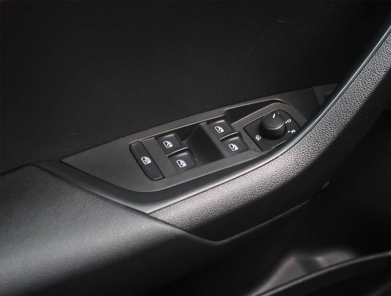Škoda Karoq (2019) 1.6 TDI, ČR,1.maj, Serv.kniha - fotka 20 z 22