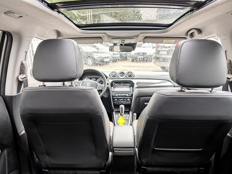 Suzuki Vitara 1,4T Aut. Elegance 4x4 - fotka 21 z 30
