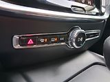 Volvo V60 MOMENTUM 2.0 D3 110 kW - náhled 16