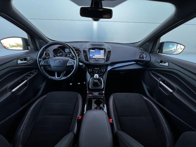 Ford Kuga 1.5 EcoBoost ST Line TZ - fotka 7 z 24