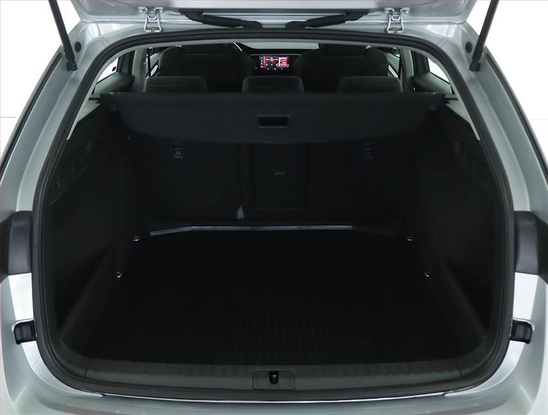 Škoda Octavia (2022) Ambition 2.0 TDI, ČR,1.maj - fotka 13 z 15
