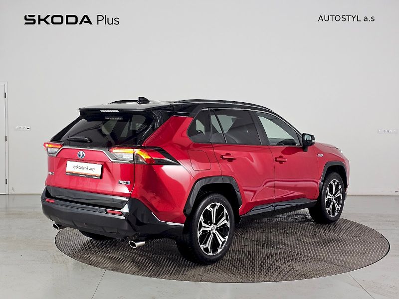 Toyota RAV4 (2022) 2.5Plug in 306k 4x4 SELECTION - fotka 2 z 30