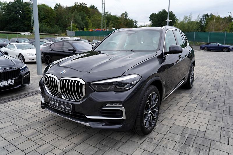 BMW X5 40i xDrive/340 PS/tažné/panora - fotka 2 z 47