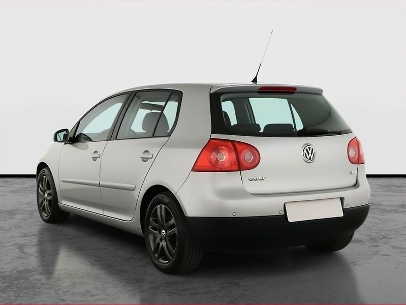 Volkswagen Golf (2007) 1.6, Park. senzory - fotka 4 z 13