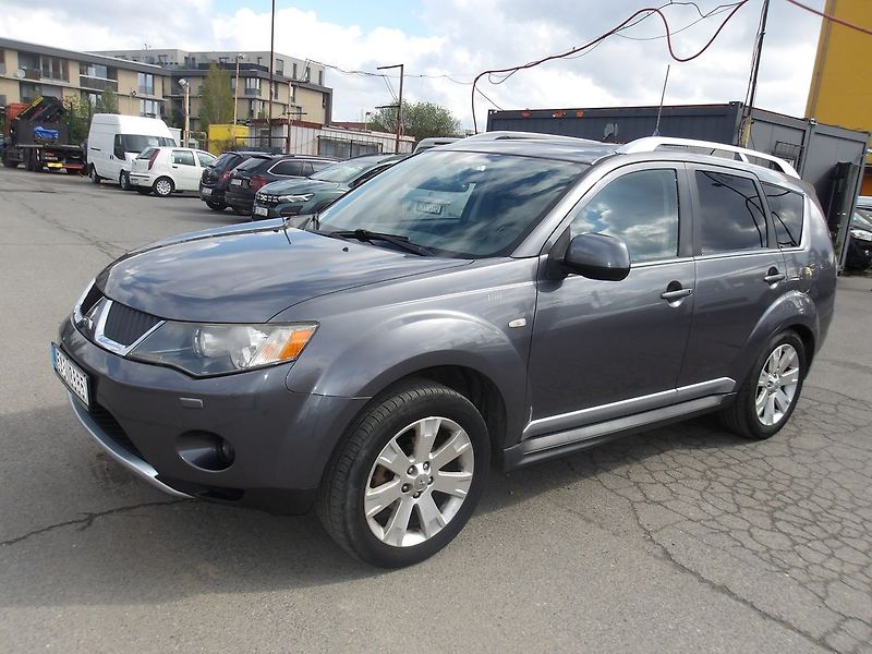 Mitsubishi Outlander 2,3i LPG+BENZIN  AUTOMAT !!! - fotka 1 z 31