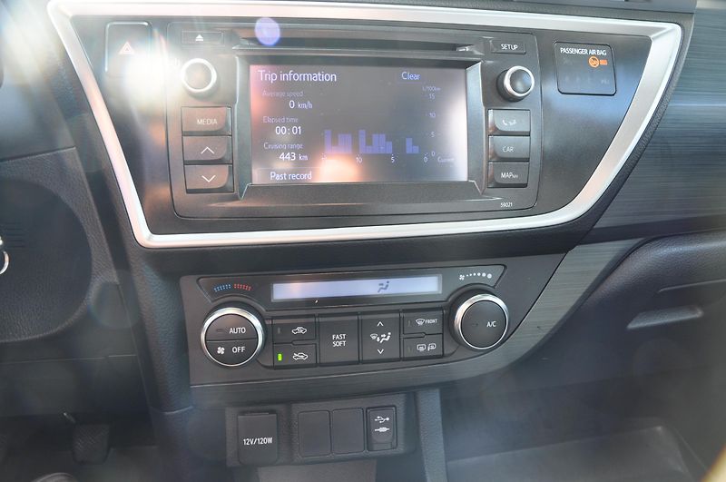 Toyota Auris 1.33VVT-i 73kW - fotka 11 z 11