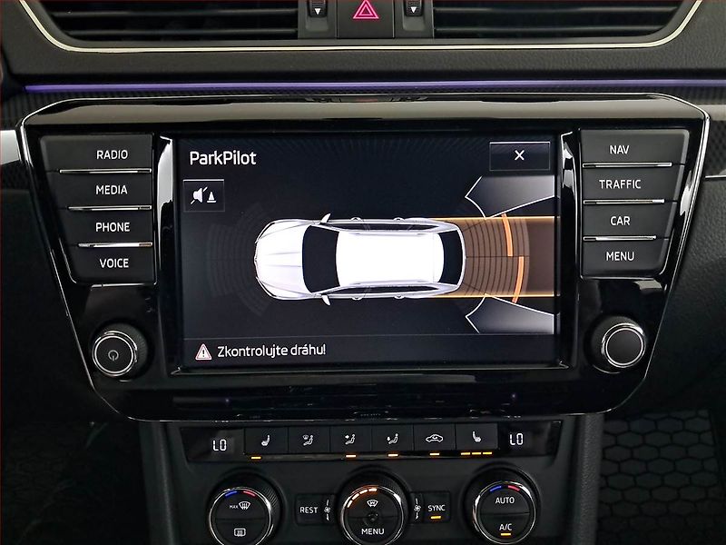 Škoda Superb (2018) Sportline 2.0 TDI, Automat - fotka 26 z 27