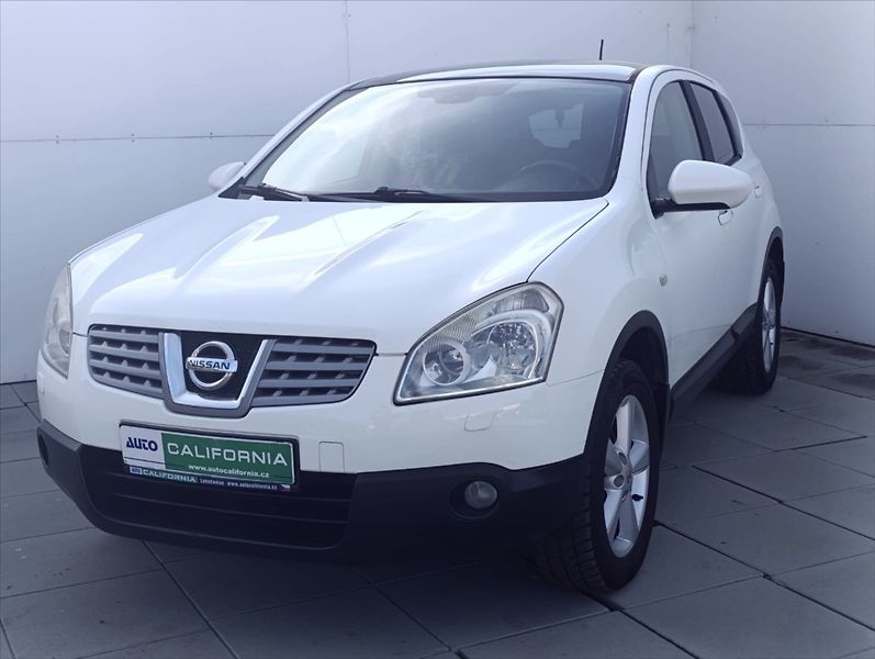 Nissan Qashqai 1,5 DCi Navi Kamera Panorama - fotka 2 z 31