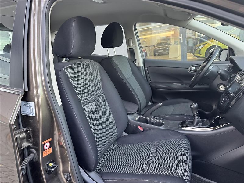Nissan Pulsar 1,2 DIG-T Acenta - fotka 12 z 16