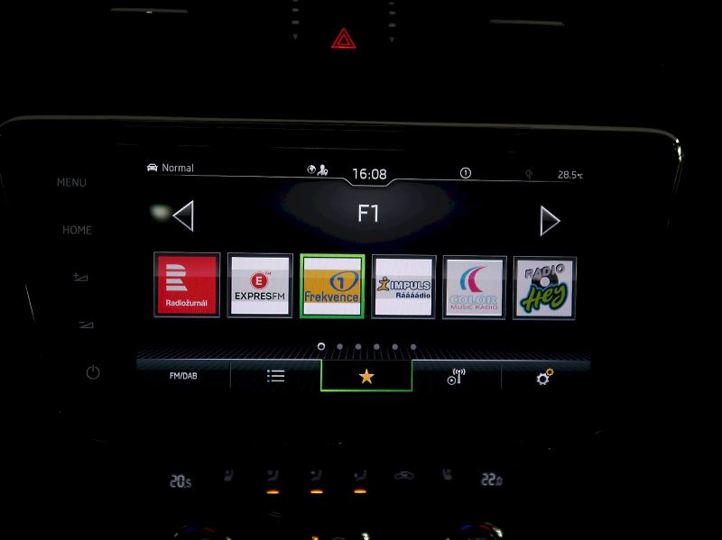 Škoda Superb (2023) iV SPORTLINE 1.4TSI 160KW DSG - fotka 27 z 48