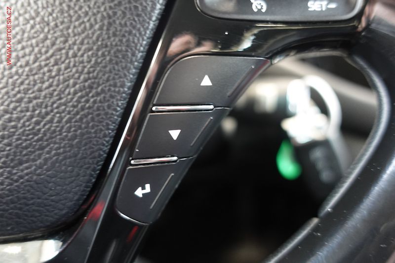 Kia Ceed (2016) 1.6CRDi, Navi, AC - fotka 18 z 23