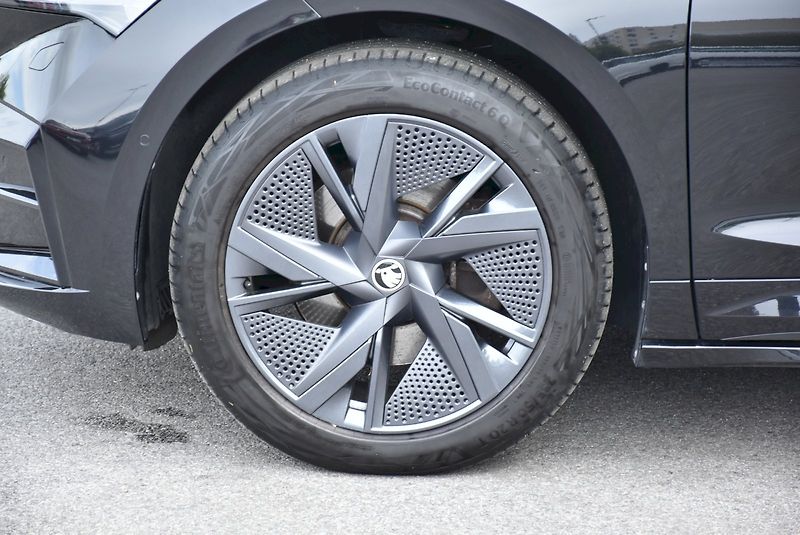 Škoda Enyaq (2024) 80 RS 220kW 4x4 Maxx paket - fotka 33 z 33