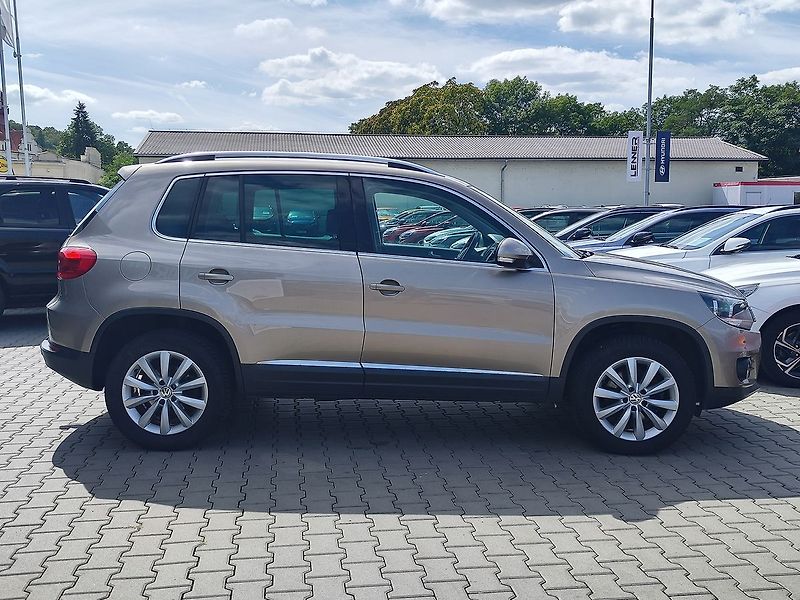 Volkswagen Tiguan 2.0 TSI/132kWSport 4Motion DSG - fotka 4 z 26