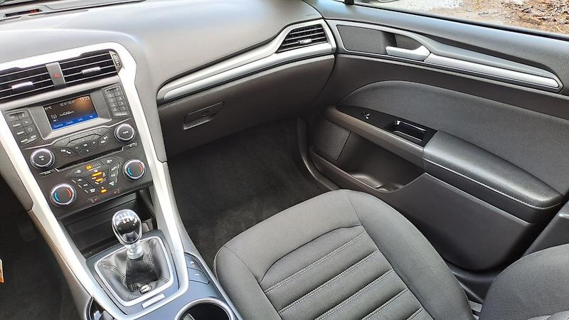 Ford Mondeo 2.0 TDCI Trend - fotka 17 z 27