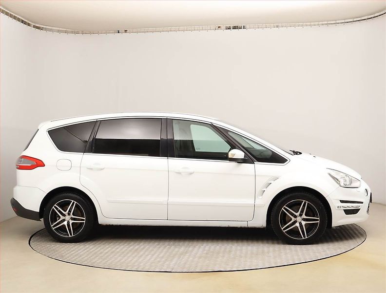 Ford S-MAX (2012) 2.0 TDCi, 7 míst, Tempomat - fotka 6 z 22