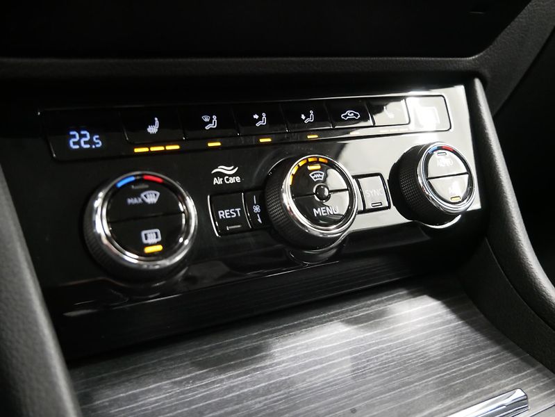 Škoda Superb - fotka 19 z 25