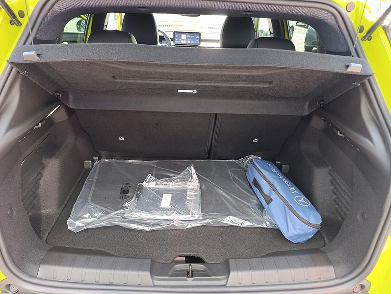 Jeep Avenger (2026) Altitude 1.2 Tur. e-Hybrid aut - fotka 17 z 29