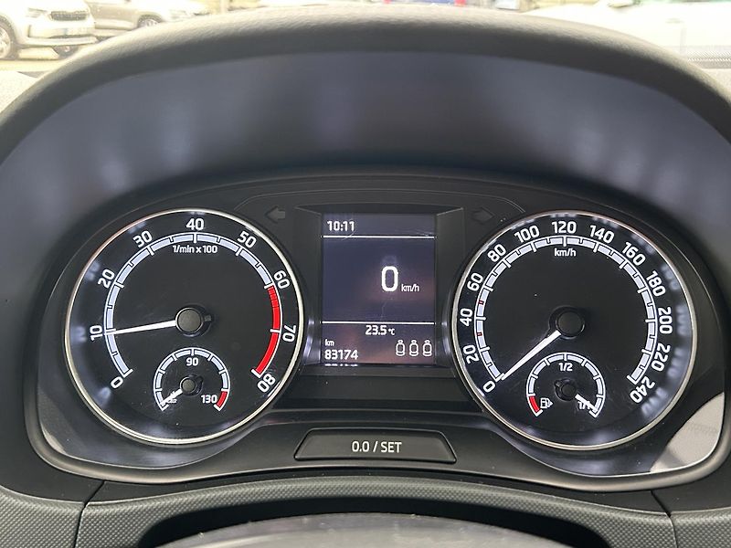 Škoda Fabia 1.0 TSI Active Plus - fotka 7 z 26