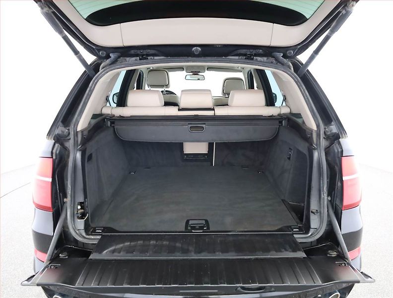 BMW X5 (2011) xDrive30d, 4X4, Automat, Kůže - fotka 17 z 18