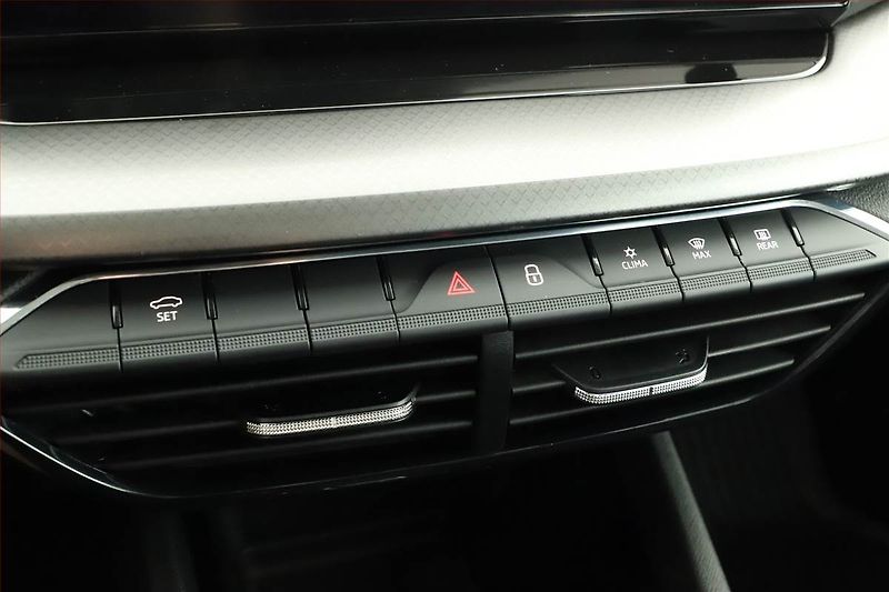 Škoda Octavia (2022) Ambition 1.0 TSI e-tec - fotka 11 z 16