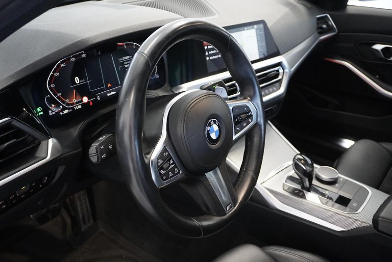BMW Řada 3 2.0D 140kW M-SPORT,X-DRIVE - fotka 13 z 28