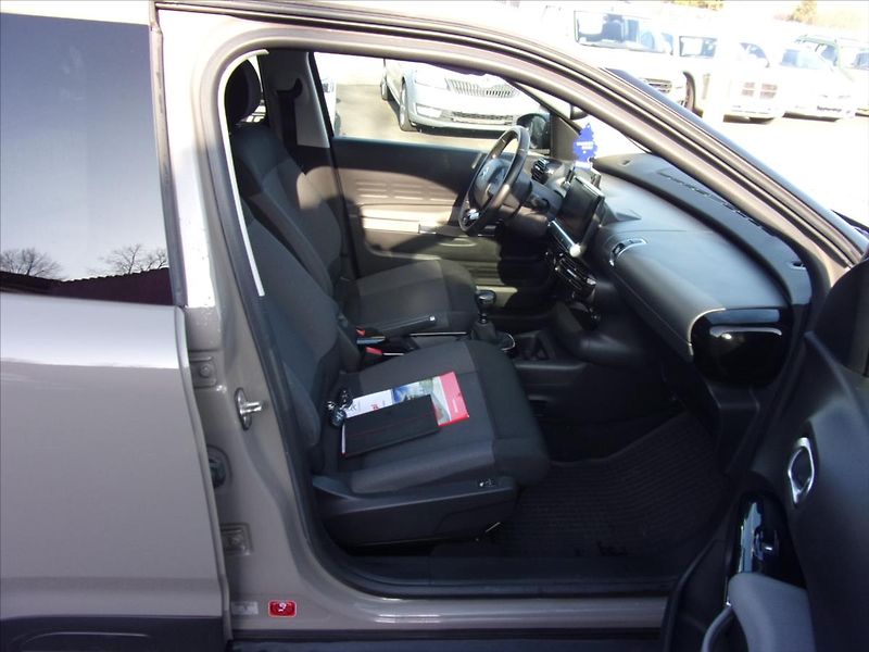 Citroën C4 Cactus 1,2 PT 81kW  ČR - fotka 8 z 27