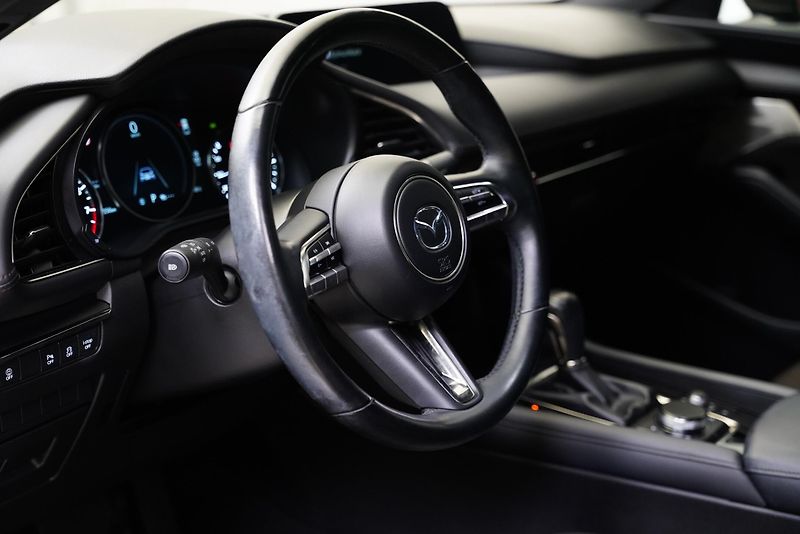 Mazda 3 - fotka 14 z 27