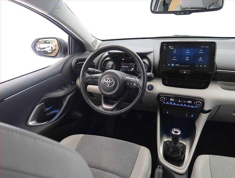 Toyota Yaris (2023) Executive 1.5 VVT-i, ČR,1.maj - fotka 7 z 19