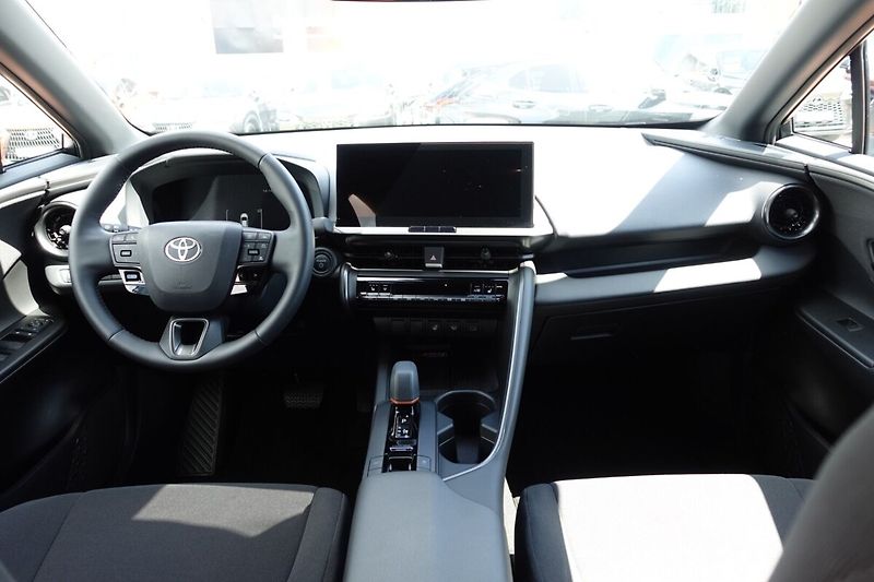 Toyota C-HR 2,0 PHEV Plug-in Style bi-tone - fotka 16 z 33