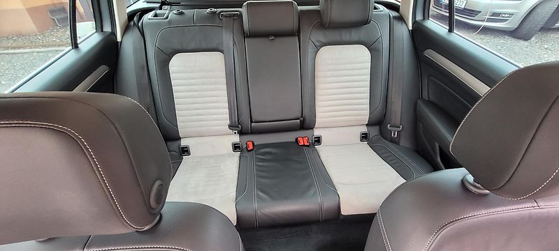 Volkswagen Passat (2017) Variant 2,0TDi 176kW DSG 4×4 - fotka 19 z 60