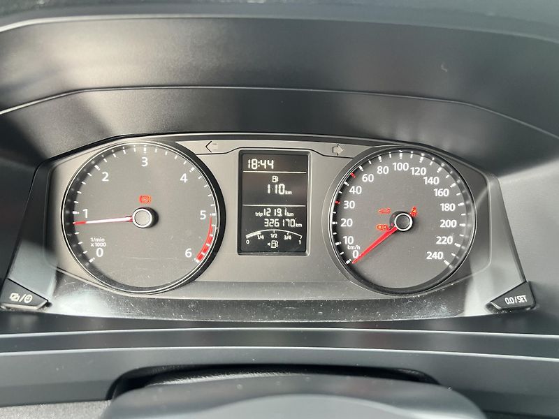 Volkswagen Transporter 2.0TDI 75KW,9MÍST,TZ,KLIMA,1MA - fotka 30 z 37
