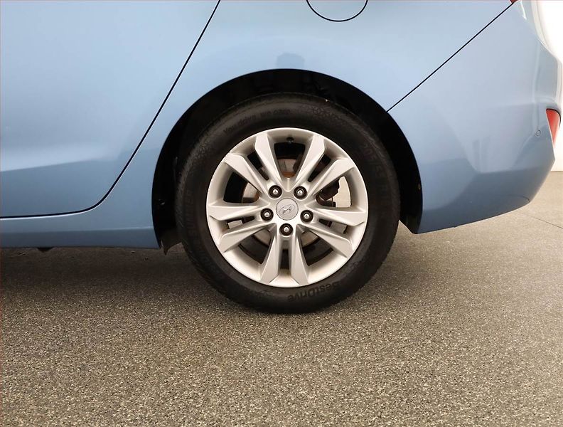 Hyundai i30 (2014) 1.6 MPI, Serv.kniha, Tempomat - fotka 15 z 15