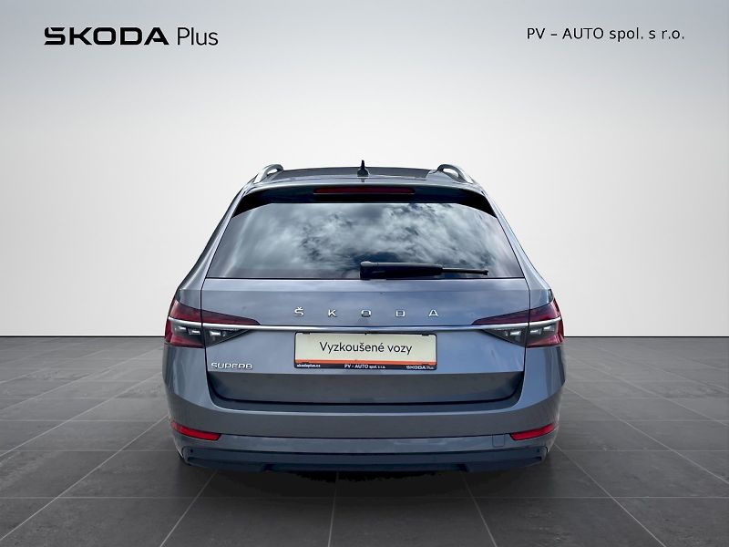 Škoda Superb (2023) 2.0 TDI 110kW DSG Style Plus c - fotka 31 z 35