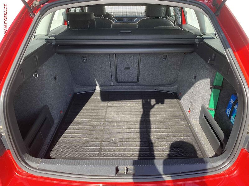Škoda Octavia (2013) 1.6 TDi, Elegance, DSG - fotka 7 z 18
