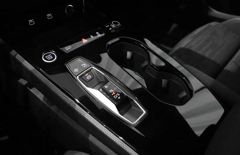 Audi A5 (2024) TDI 150kW Quattro Nez. Topení  - fotka 15 z 16