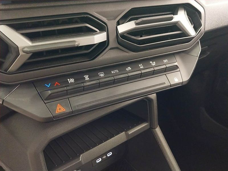 Dacia Duster (2025) Journey 1.6 Hybrid - fotka 19 z 22