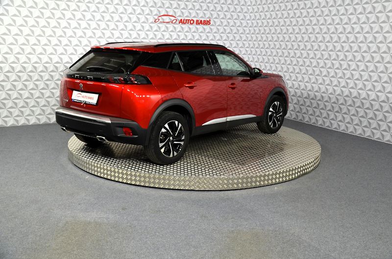 Peugeot 2008 (2021) 1.2PT 130k Allure TOP stav - fotka 5 z 18