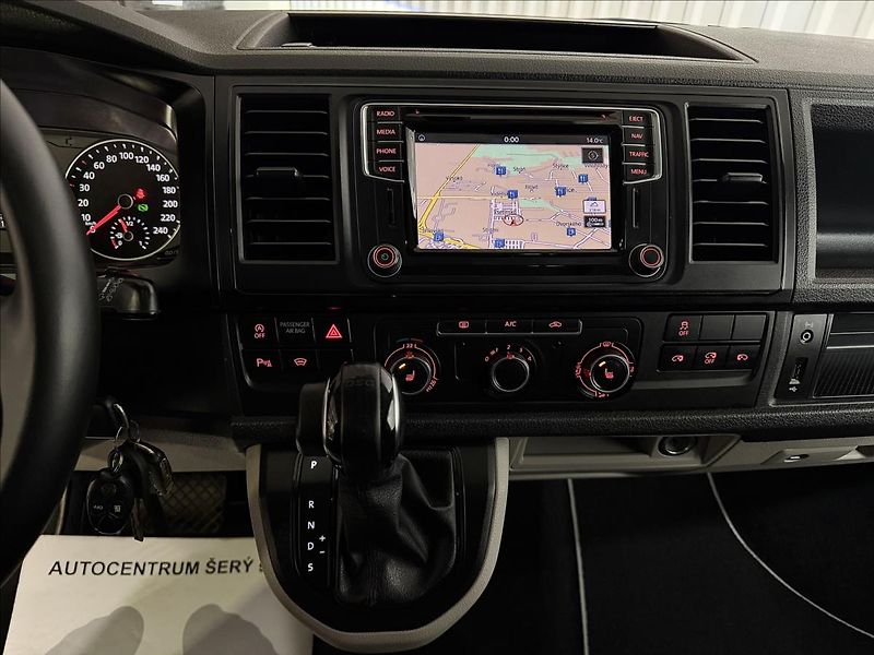 Volkswagen Transporter 2.0TDI 150kW 4MOTION KOMBI 1M - fotka 20 z 39