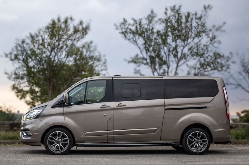 Ford Tourneo Custom - fotka 8 z 24