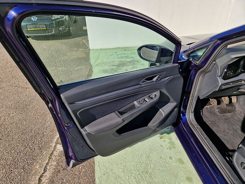 Volkswagen Golf Style 1.5 TSI - fotka 24 z 36