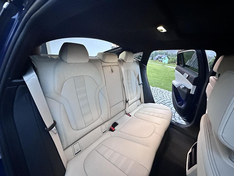 BMW X6 (2021) BMW X6 x Drive 30 d , M packet - fotka 8 z 21