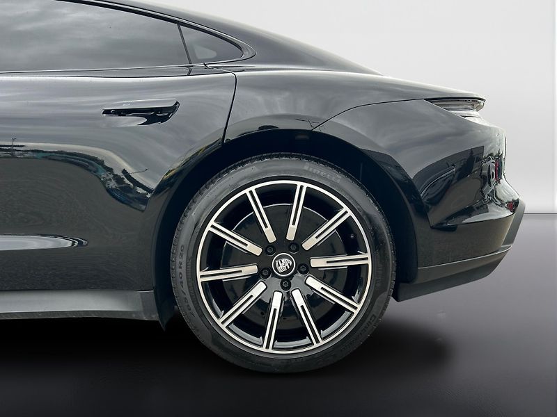 Porsche Taycan (2023) 4S - fotka 12 z 25