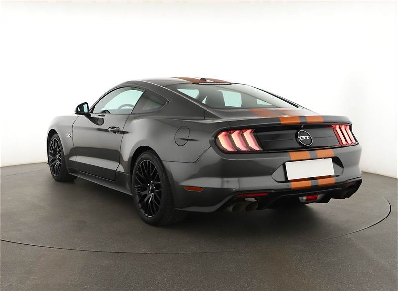 Ford Mustang (2018) GT V8 5.0 - fotka 4 z 20