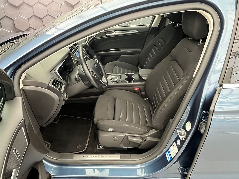 Ford Mondeo 2.0 EB 140 kW Titanium servis - fotka 33 z 49