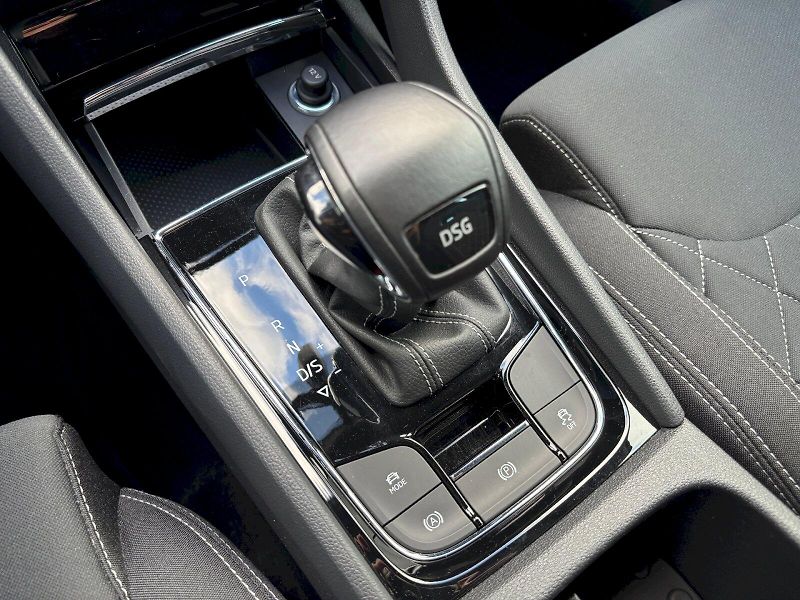 Škoda Karoq (2020) 1.5 TSI 110kW Sportline DSG - fotka 26 z 35