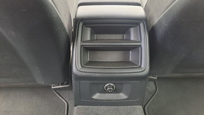 Audi A4 30 TDi S tronic Business line  - fotka 19 z 33