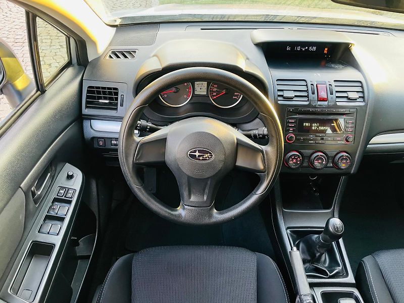 Subaru XV 1.6i 4x4 MAN SENZORY SERVISKA - fotka 24 z 36