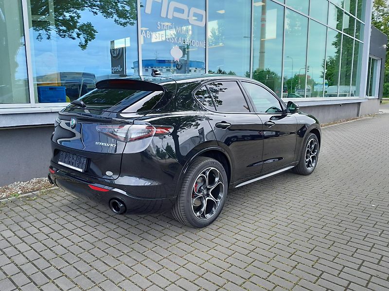 Alfa Romeo Stelvio (2026) Veloce 4x4 2,2 MTJ  210PS - fotka 3 z 33