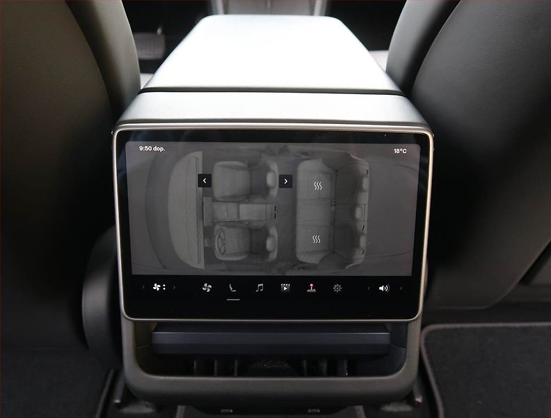 Tesla Model 3 (2023) Standard Range 60kWh, SoH 94% - fotka 16 z 32